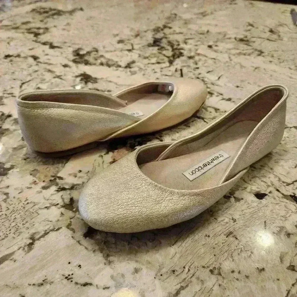 The White Ribbon White Gold Thea Soft Leather Ballet Flat $161 NEW Without Box - Picture 6 of 7
